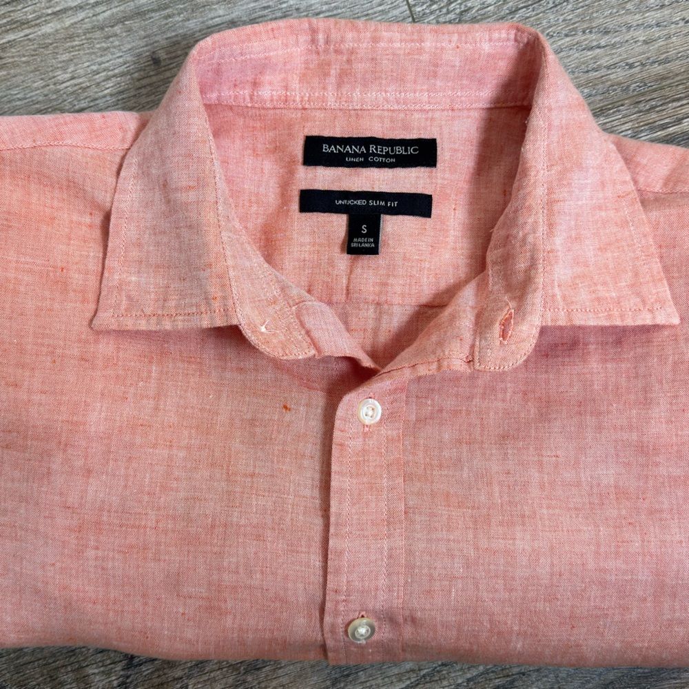 Banana Republic Men's Coral Button Down Shirt